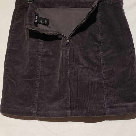 Forever21 grey corduroy skirt size small - Picture 3 of 4
